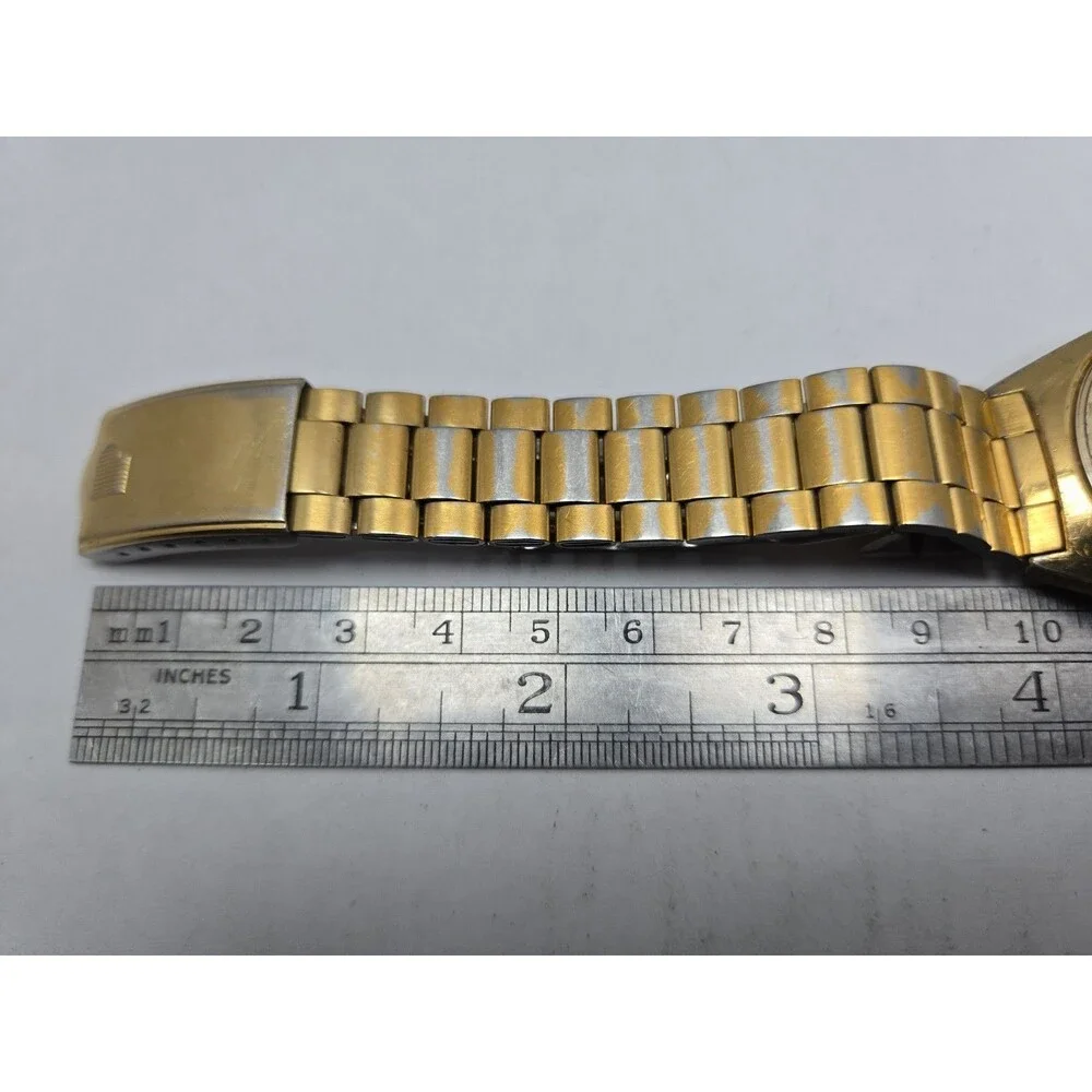 Vintage Pulsar by Seiko Y147 8049 Mens Gold Tone Date Quartz Watch New Battery